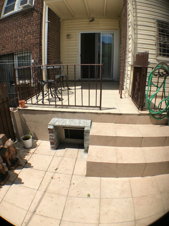 Primary Photo - 2661 30th St