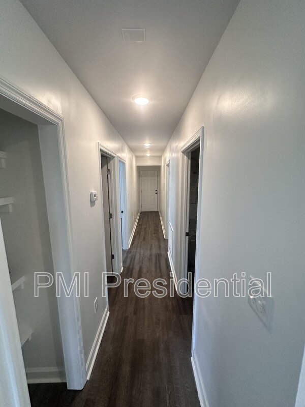 Foto del edificio - 2019 Selden St