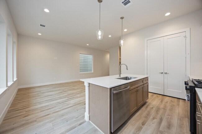 Foto del edificio - 6108 De Campo St