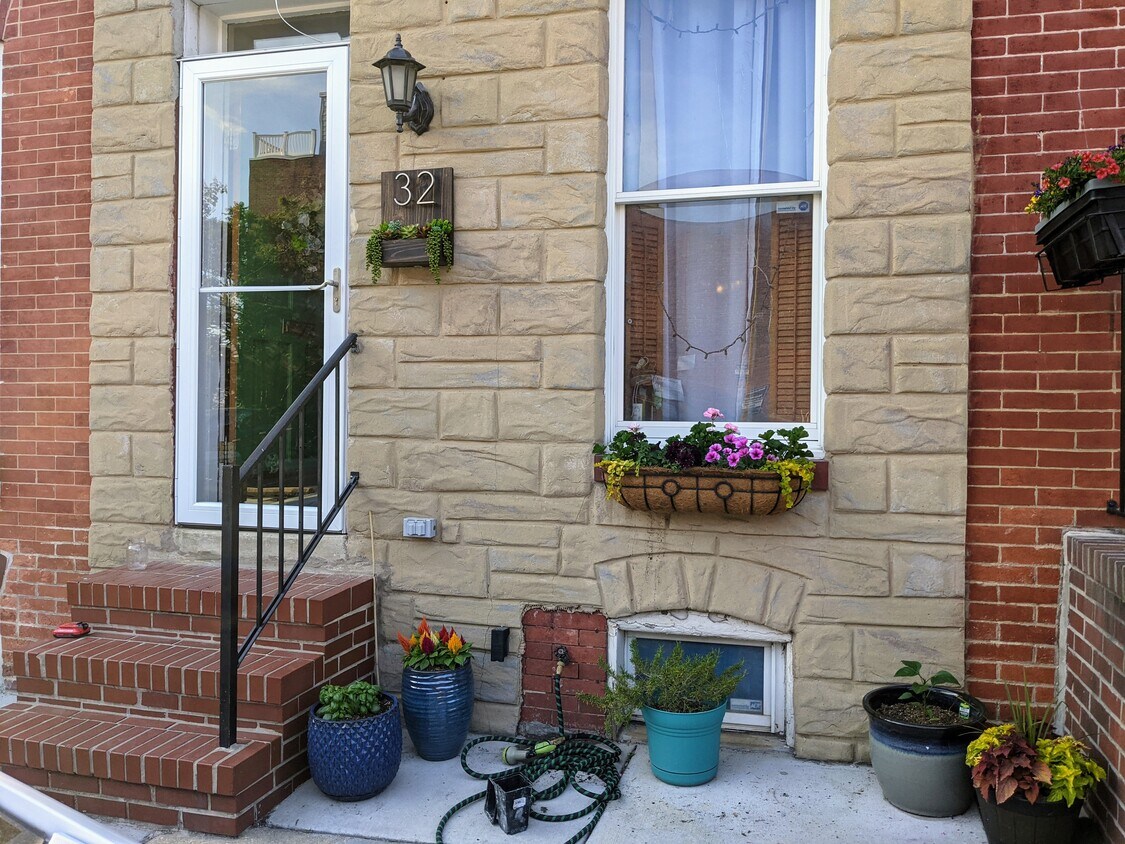 Primary Photo - 32 Poultney St