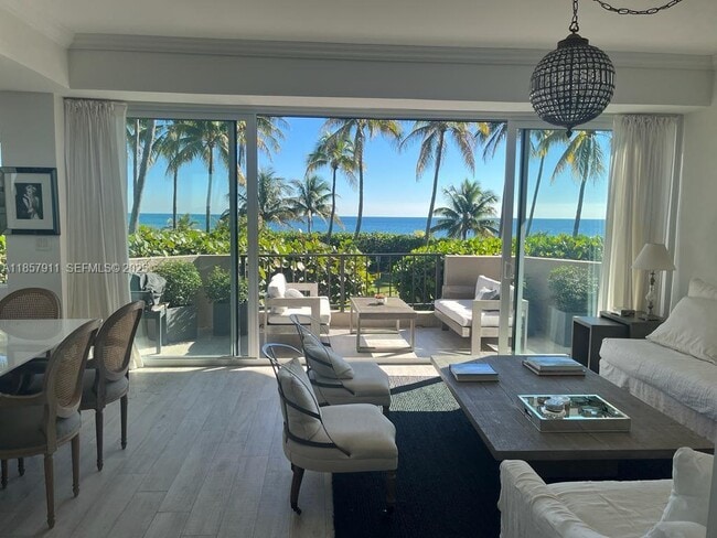 Foto del edificio - 201 Crandon Blvd