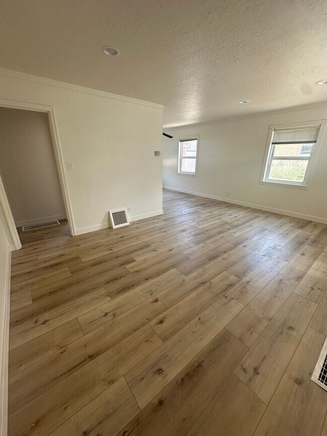 Foto del edificio - GET $500 OFF THE FIRST MONTHS RENT!!!!
