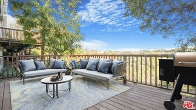 Building Photo - 960 N Tigertail Rd