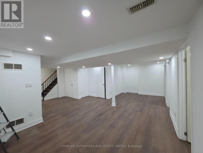 Building Photo - 5 Big Moe Crescent