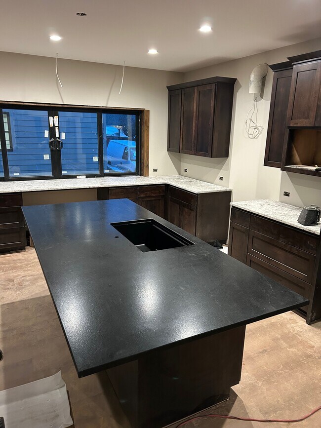 Building Photo - 1062 N A St