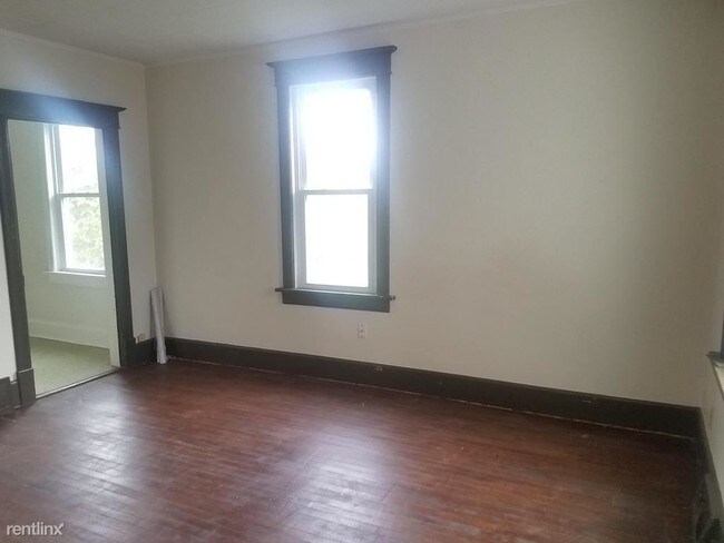 Building Photo - 2 br, 1 bath Apartment - 2649 N Weil St