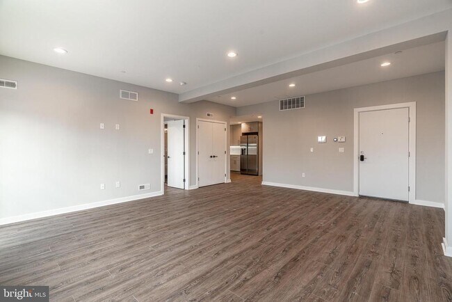 Building Photo - 2124 Ellsworth St