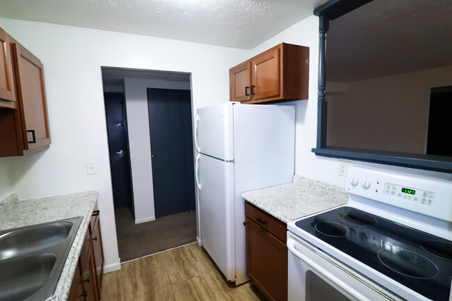 Building Photo - Ridgeview Apartments