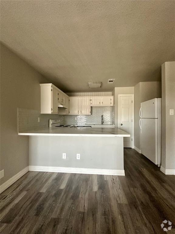 Building Photo - 418 Garland Dr