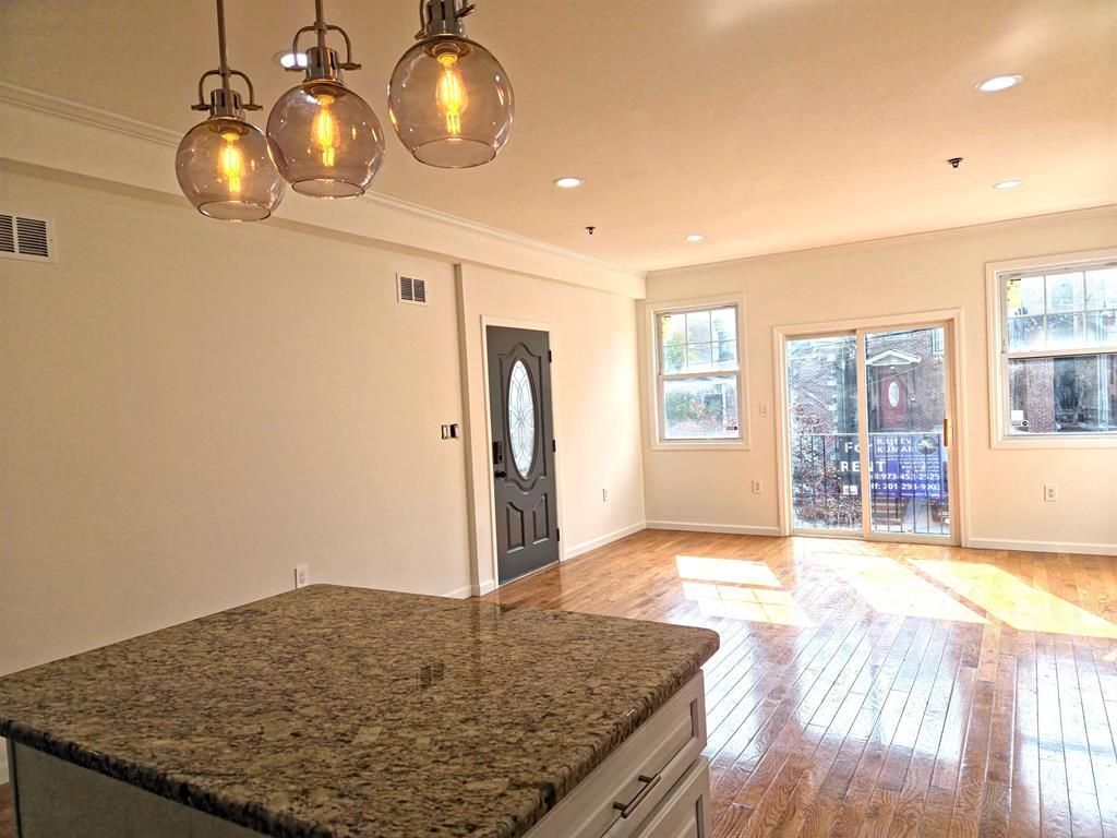 Foto principal - 189 Terrace Ave