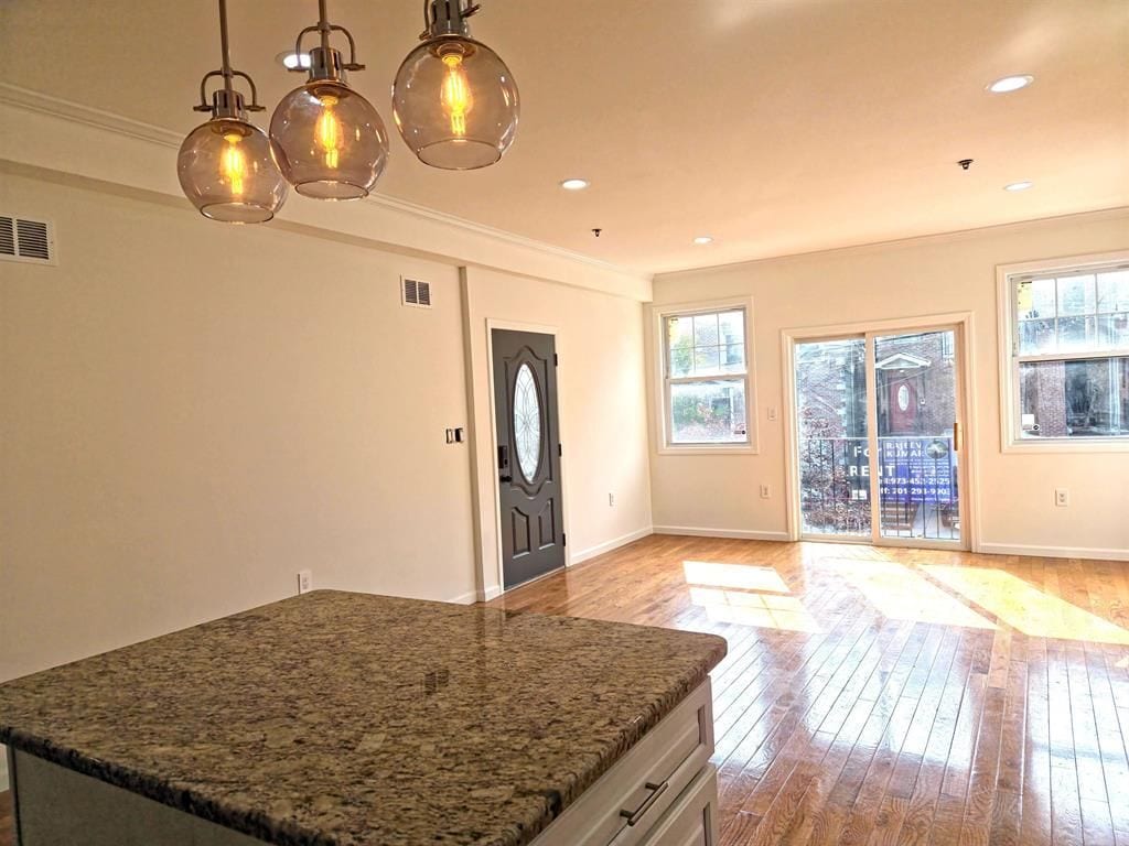 Primary Photo - 189 Terrace Ave