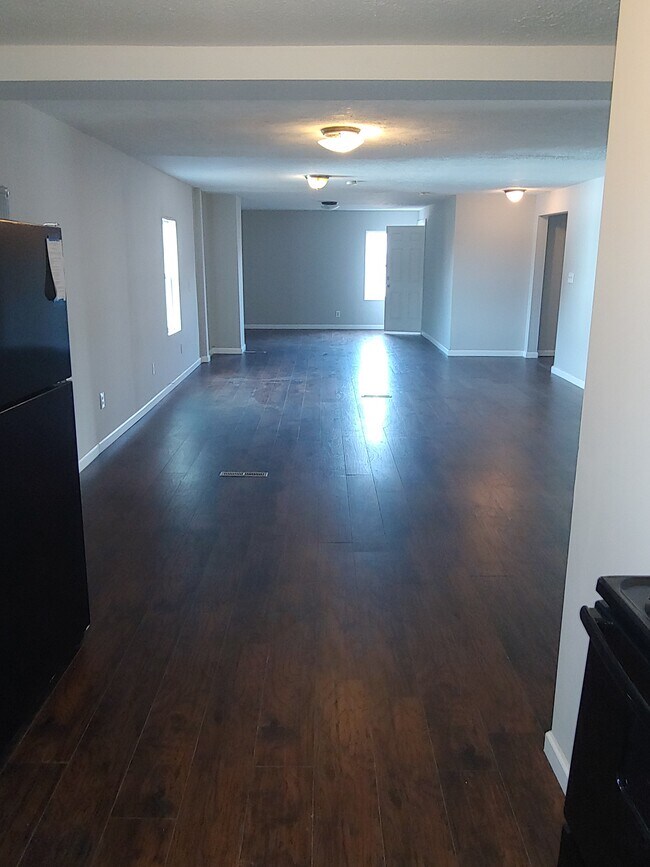 Building Photo - 1456 W 85th St