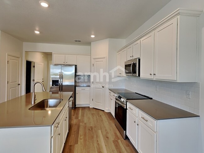 Building Photo - 37756 Dusty Saddle Ln