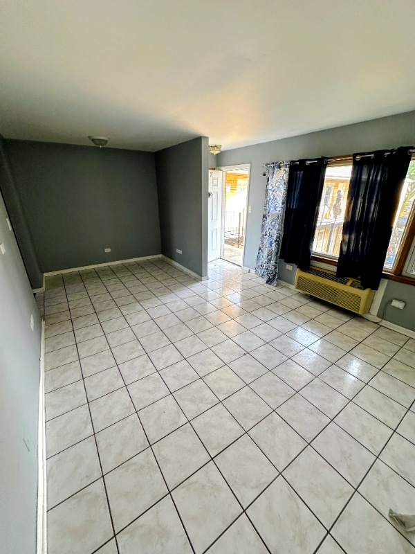 Photo - 3110 W 59th St (Chicago, IL) Apartment