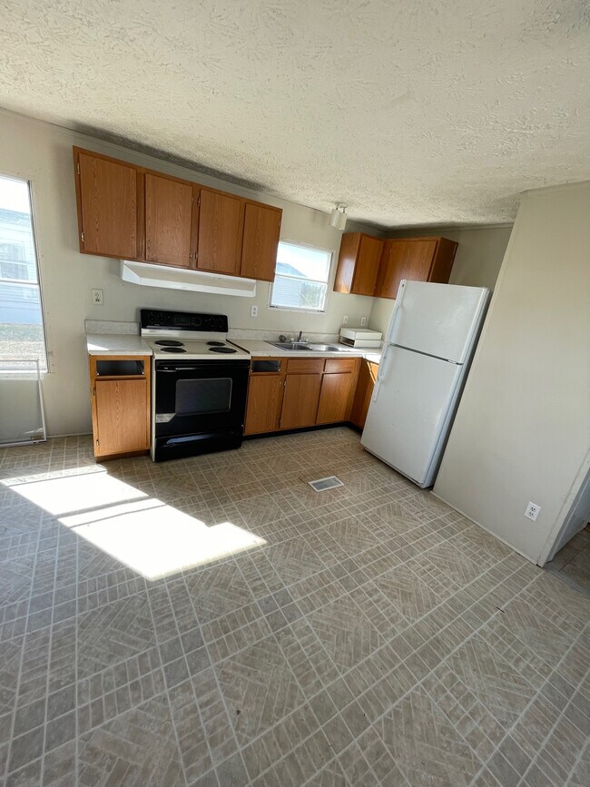 Foto del edificio - 526 35th Ave NW
