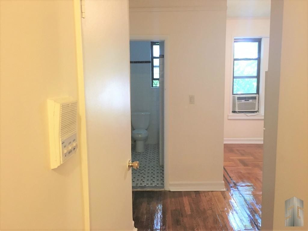 Primary Photo - 613 E 16th St