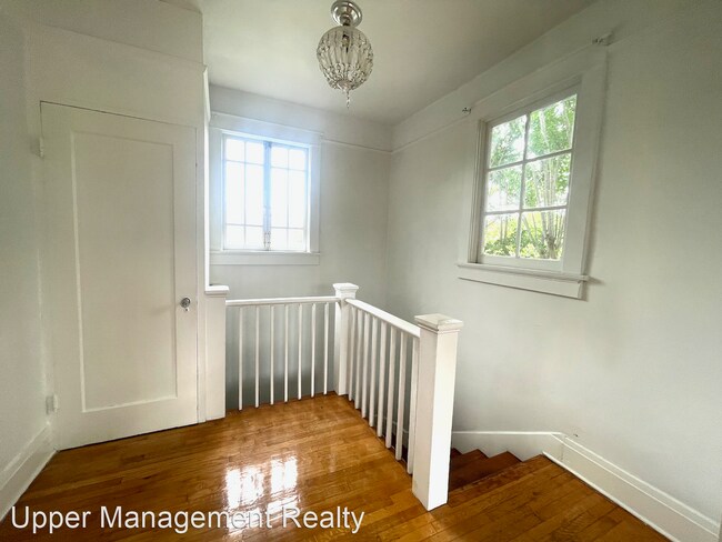 Building Photo - 3 br, 2 bath Apartment - 5416 - 5418 Story...