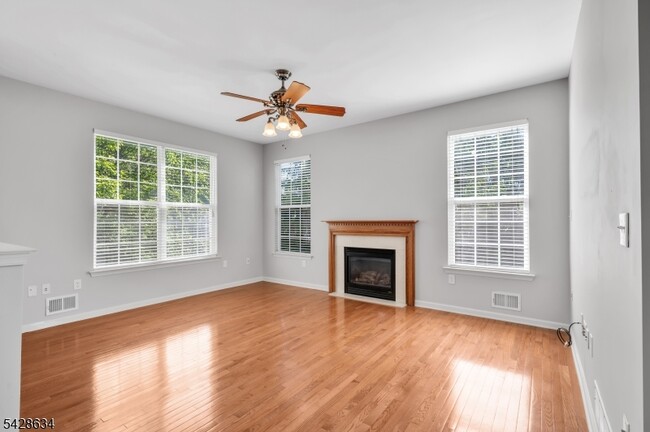 Building Photo - 31 Winding Hill Dr