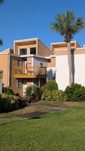 Building Photo - 1051 S Highland St