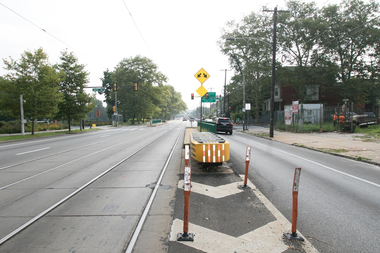Foto principal - 3910 W Girard Ave