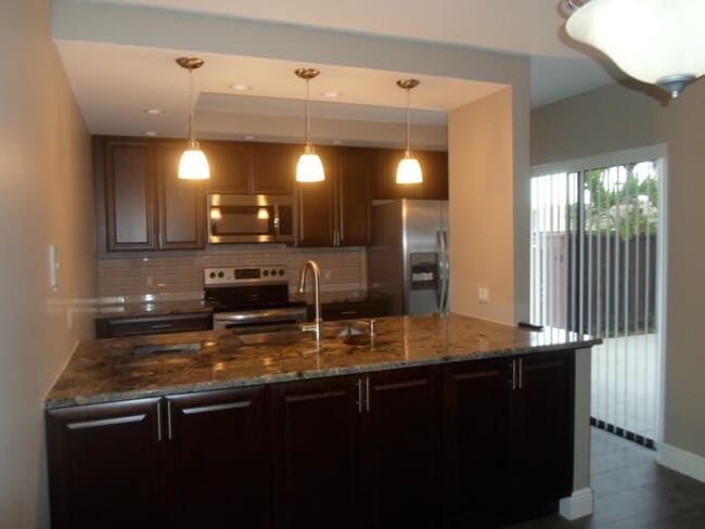 Building Photo - 2928 SW Sunset Trace Cir