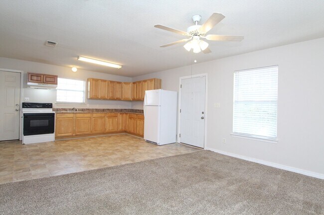 Foto del edificio - Updated 3BR/1BA Patio Home in Northeast Pe...