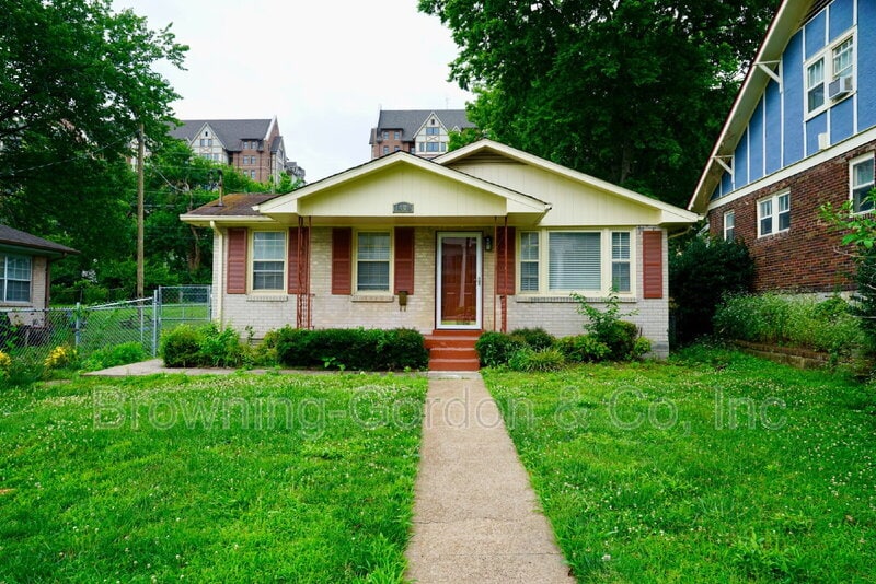Primary Photo - 1409 Acklen Ave