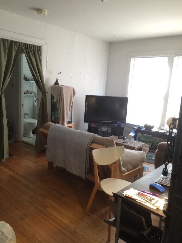 Foto del edificio - 516 W Cornelia Ave