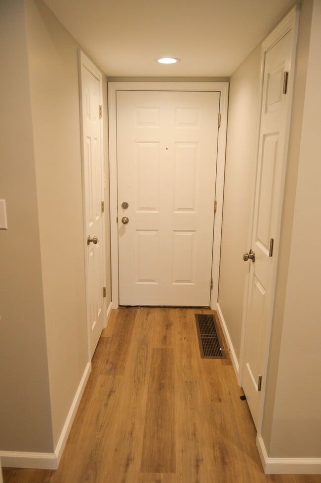 Building Photo - 2464 S Burberry Ln