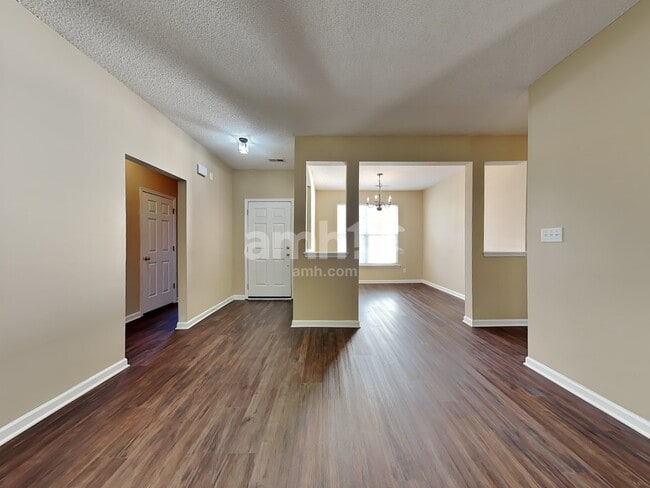 Foto del edificio - 6039 Willomere Cir