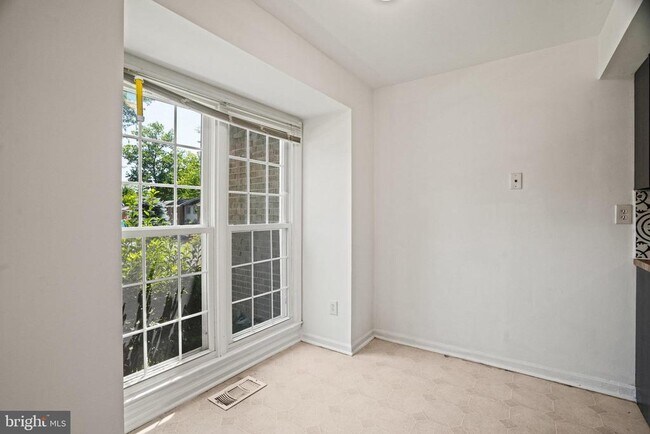 Foto del edificio - 9347 Weathervane Pl