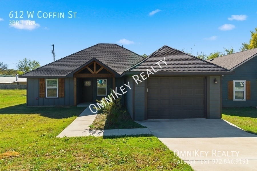 Primary Photo - 612-622 W Coffin St