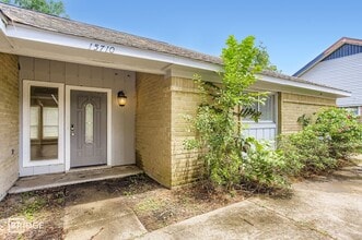 Building Photo - 15710 Sandy Hill Dr