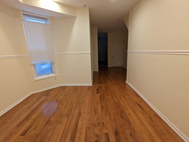 Foto del edificio - 6620 S Ingleside Ave