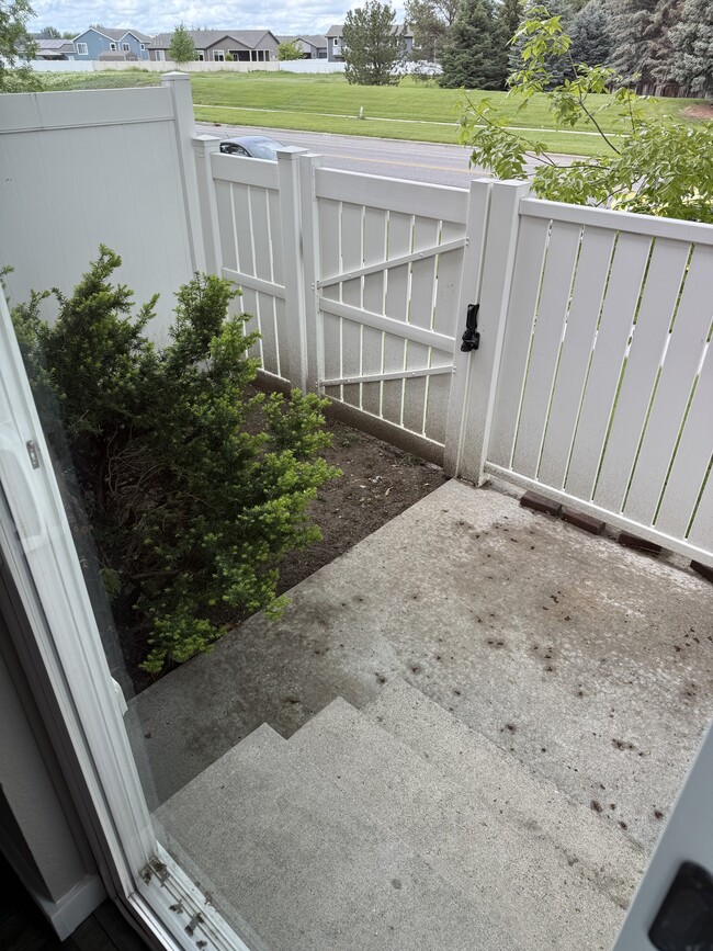 Foto del edificio - 3285 Canyon Dr