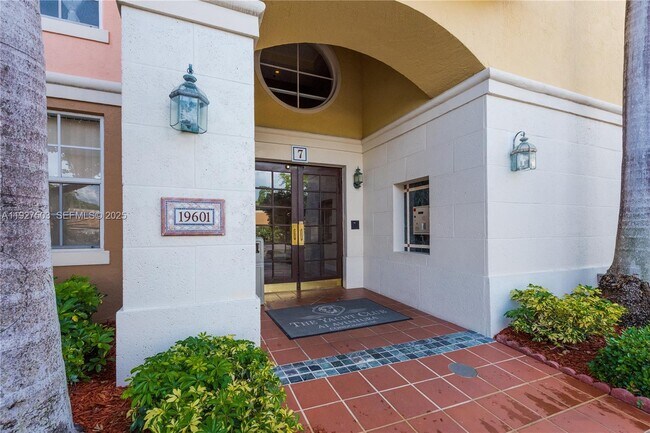 Foto del edificio - 19601 E Country Club Dr