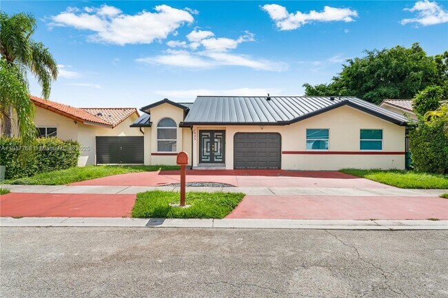 Foto del edificio - 1025 NW 128th Ct