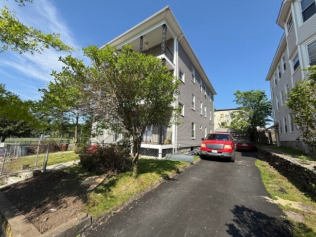 Foto del edificio - 32 Woodbine St
