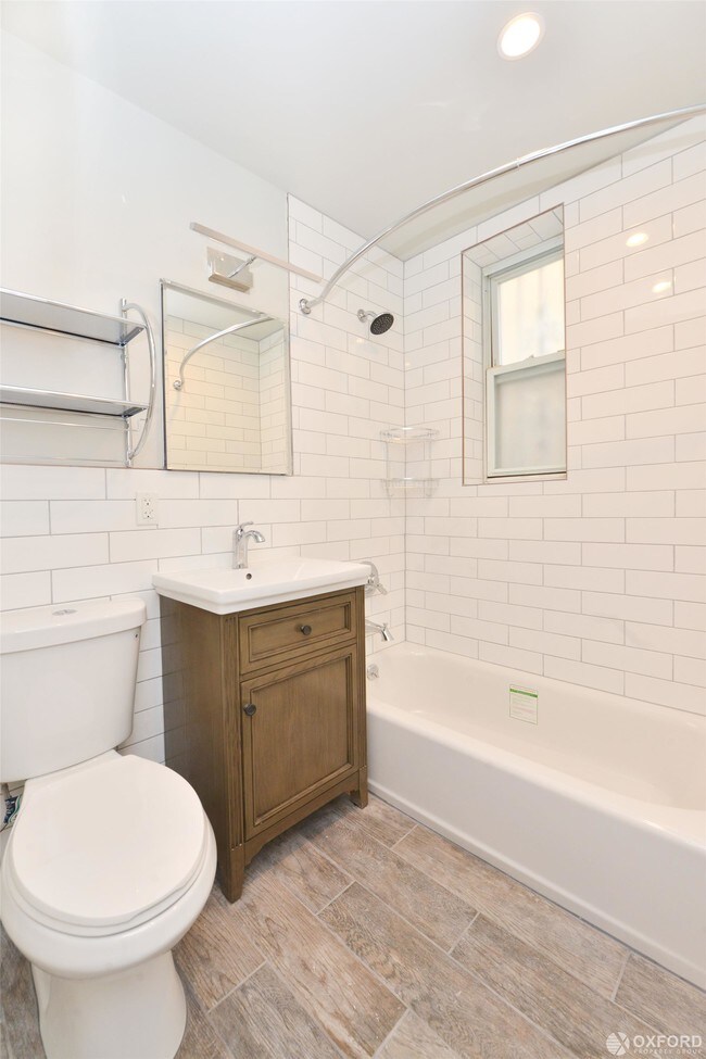 Foto del edificio - 2370 26th St