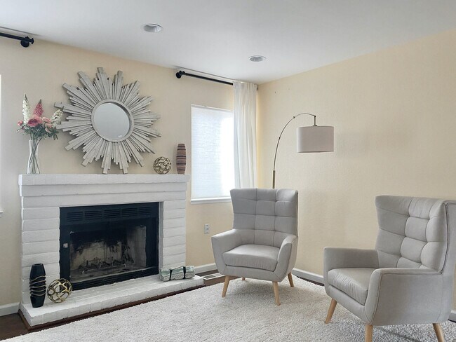 Foto del edificio - 1825 Sierra Highlands Dr