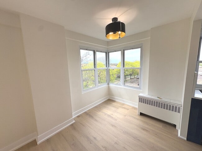 Foto del edificio - 2600 W Balmoral Ave