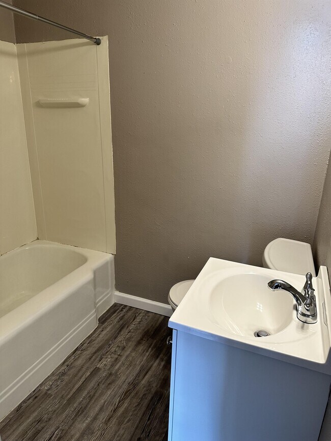 210 N Cascade St Unit 7, Fergus Falls, MN 56537 Room for Rent in Fergus Falls, MN