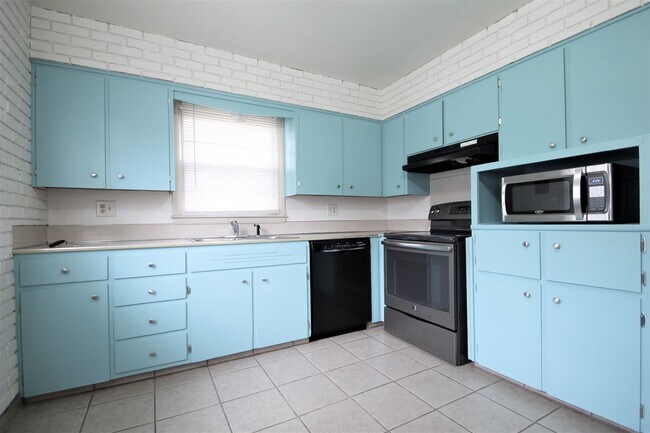 Foto del edificio - 3 Bedroom / 2 Bath Home AVAILABLE NOW!