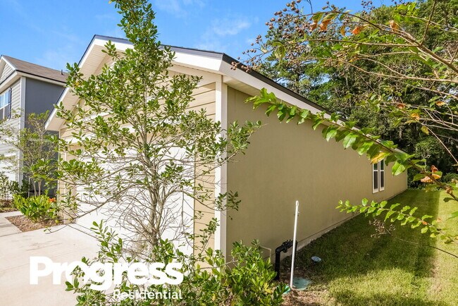 Building Photo - 7808 Meadow Walk Ln