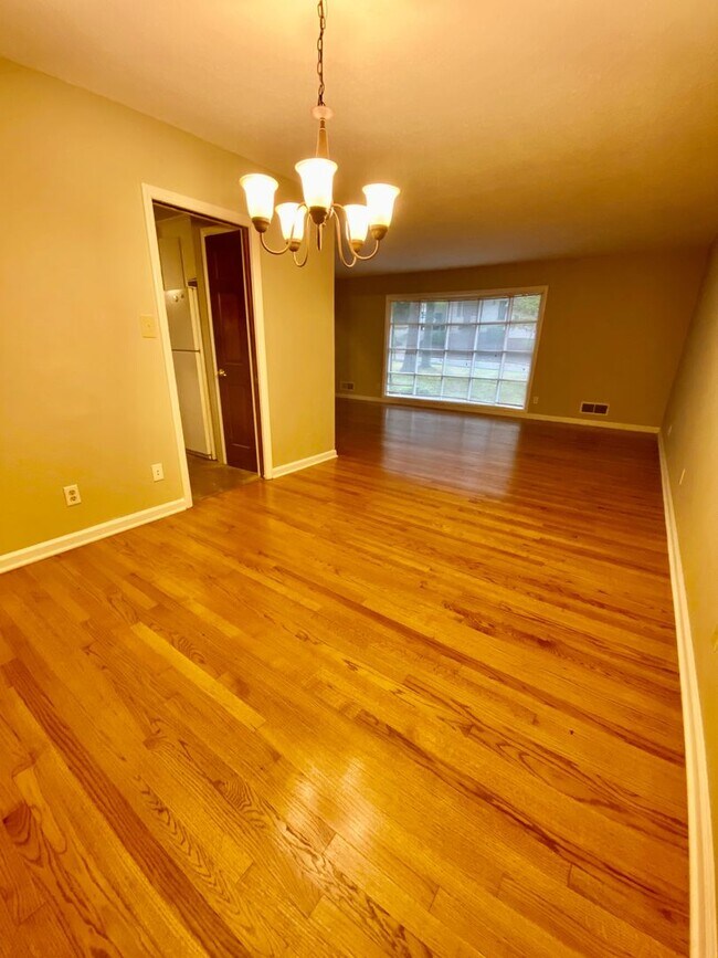 Photo - The Perfect Blend of Style and Comfort in ... House