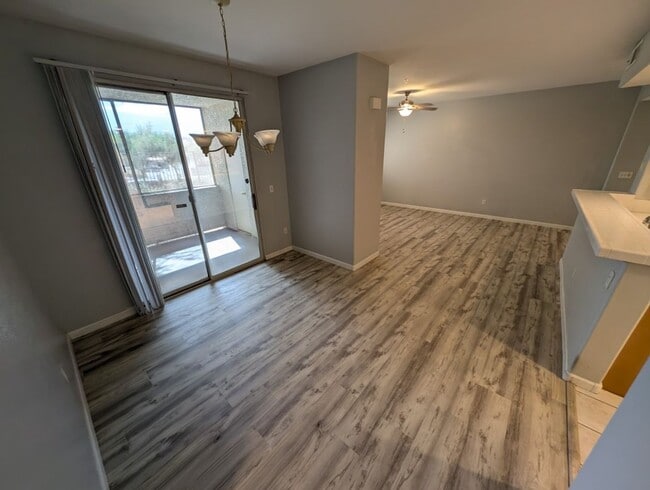 Building Photo - 2325 Windmill Pkwy