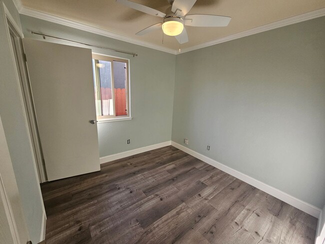 Building Photo - Beautifully Remodeled 3 Bedroom Home in Un...