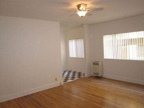 Foto del edificio - 1323 N Kingsley Dr