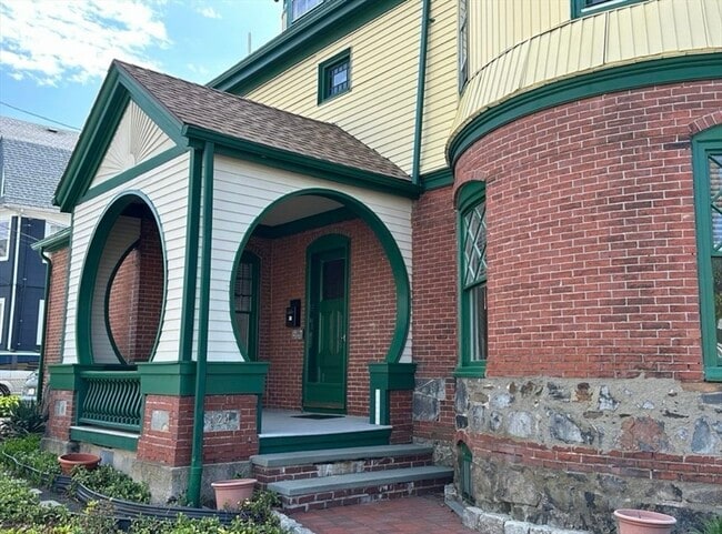 Building Photo - 124 Boston Ave
