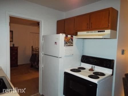 Building Photo - 1057 Schwanger Rd